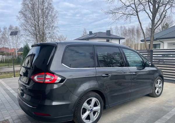 Ford Galaxy cena 79000 przebieg: 174000, rok produkcji 2017 z Koszalin małe 211
